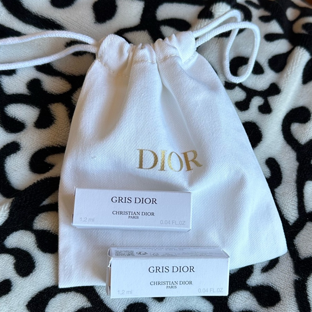 Dior Gris Dior (2)x samples .04 oz